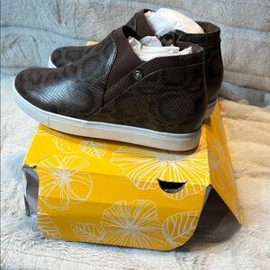 Yellow Box Brown Ankle Boots